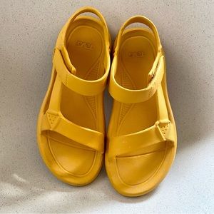 Teva Hurricane Drift Sandals 🩴